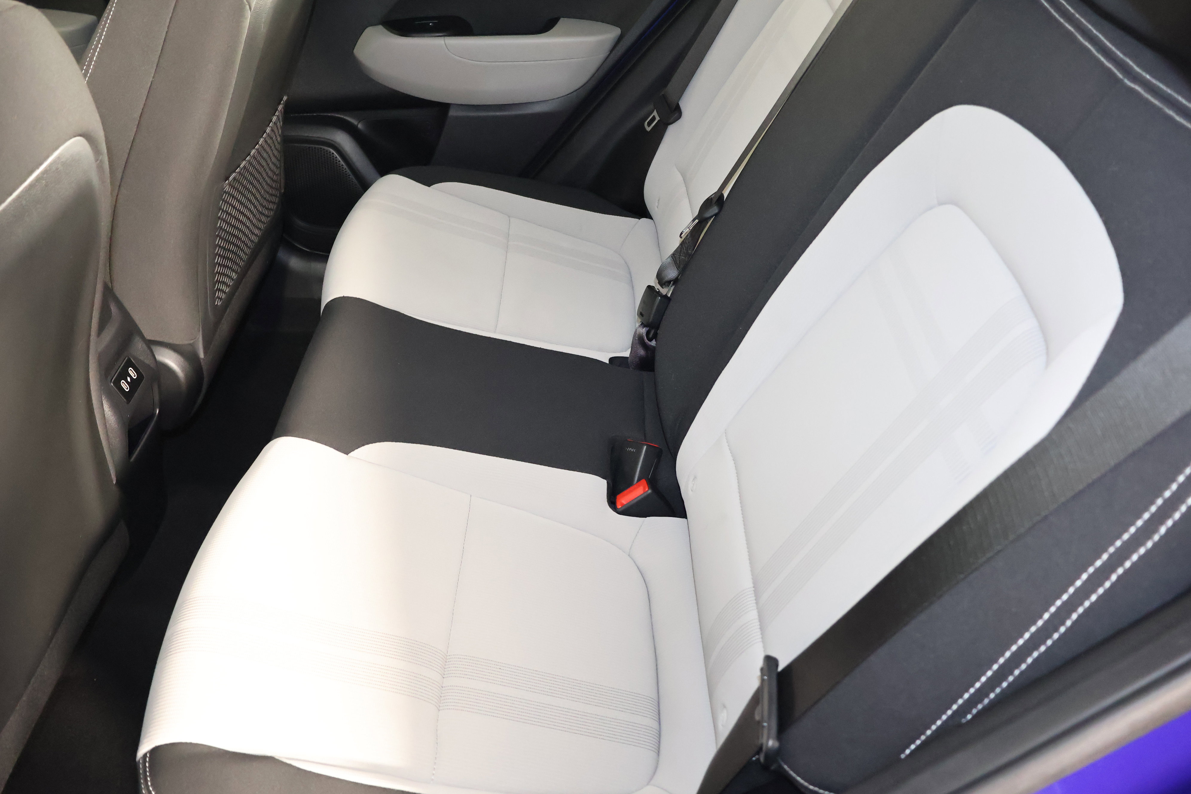 Used 2024 Hyundai Venue SEL image 48