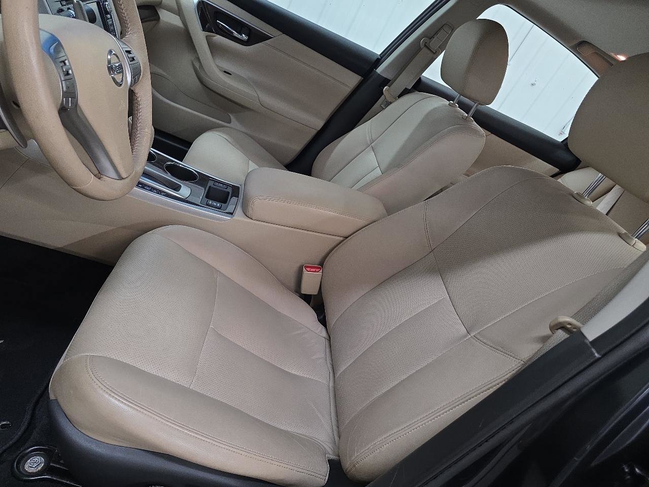 Used 2015 Nissan Altima 3.5 SL image 23