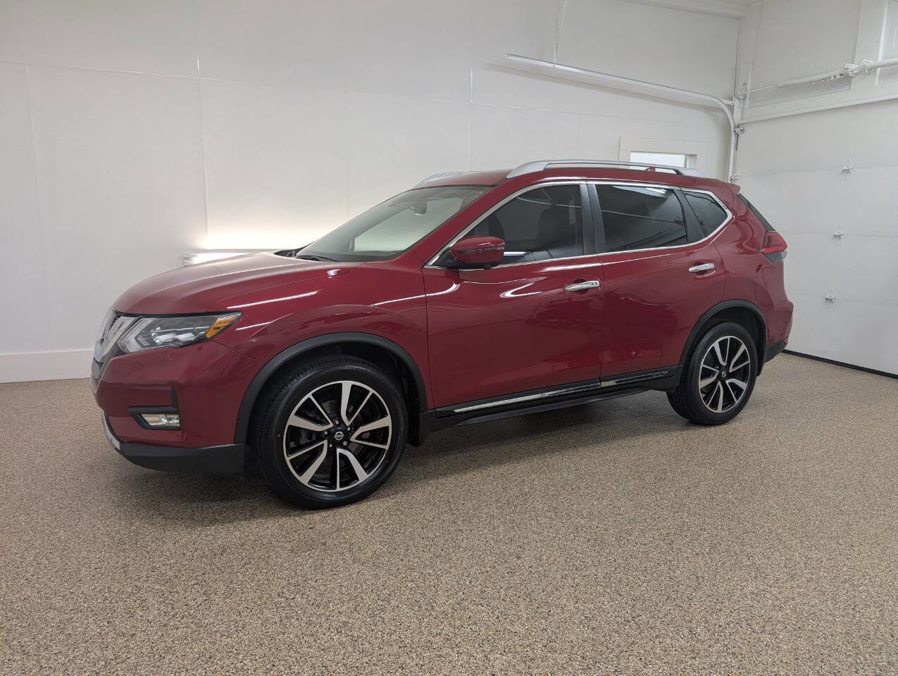 Used 2017 Nissan Rogue AWD image 1