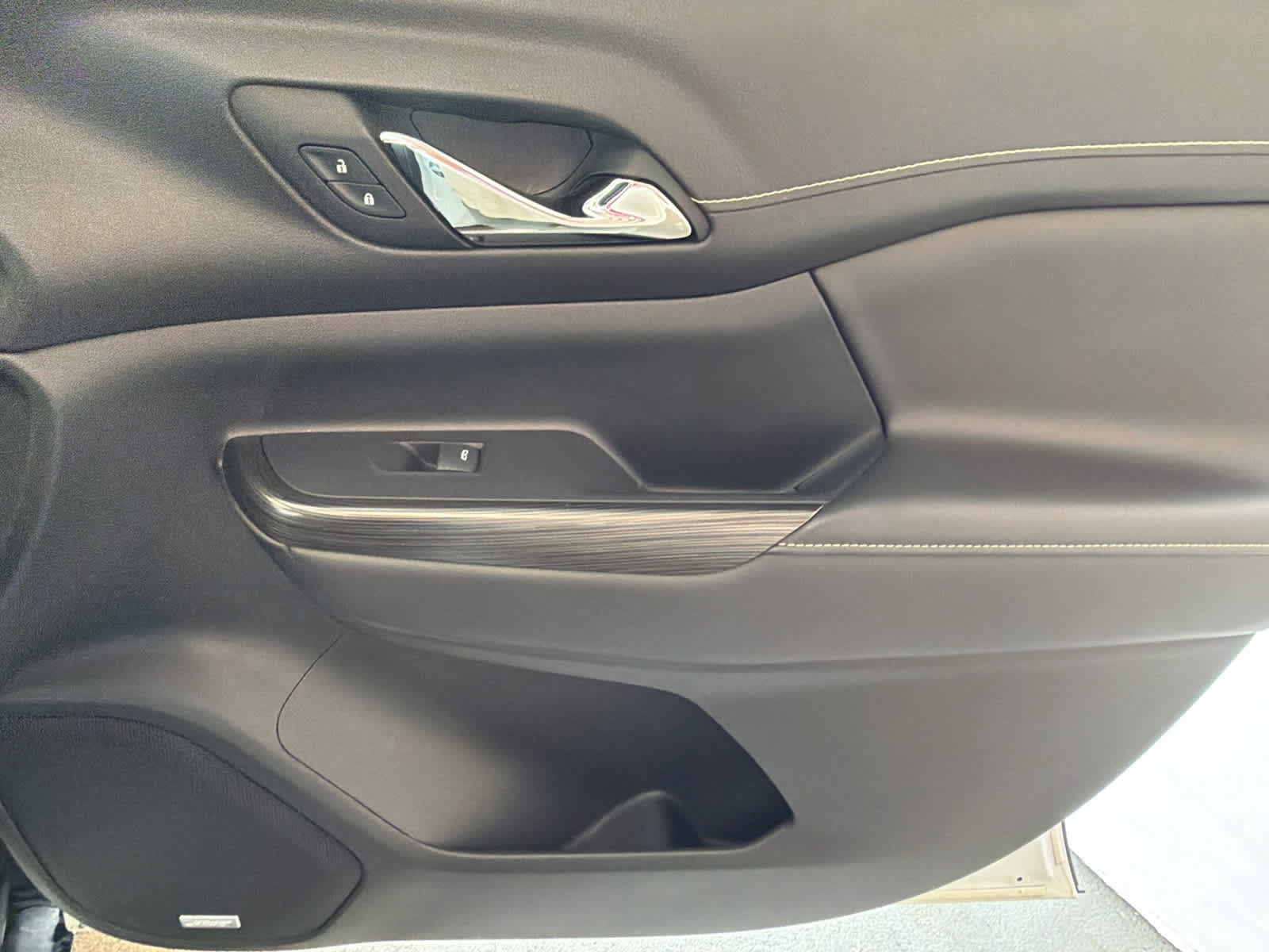Used 2023 GMC Acadia SLT FWD image 30