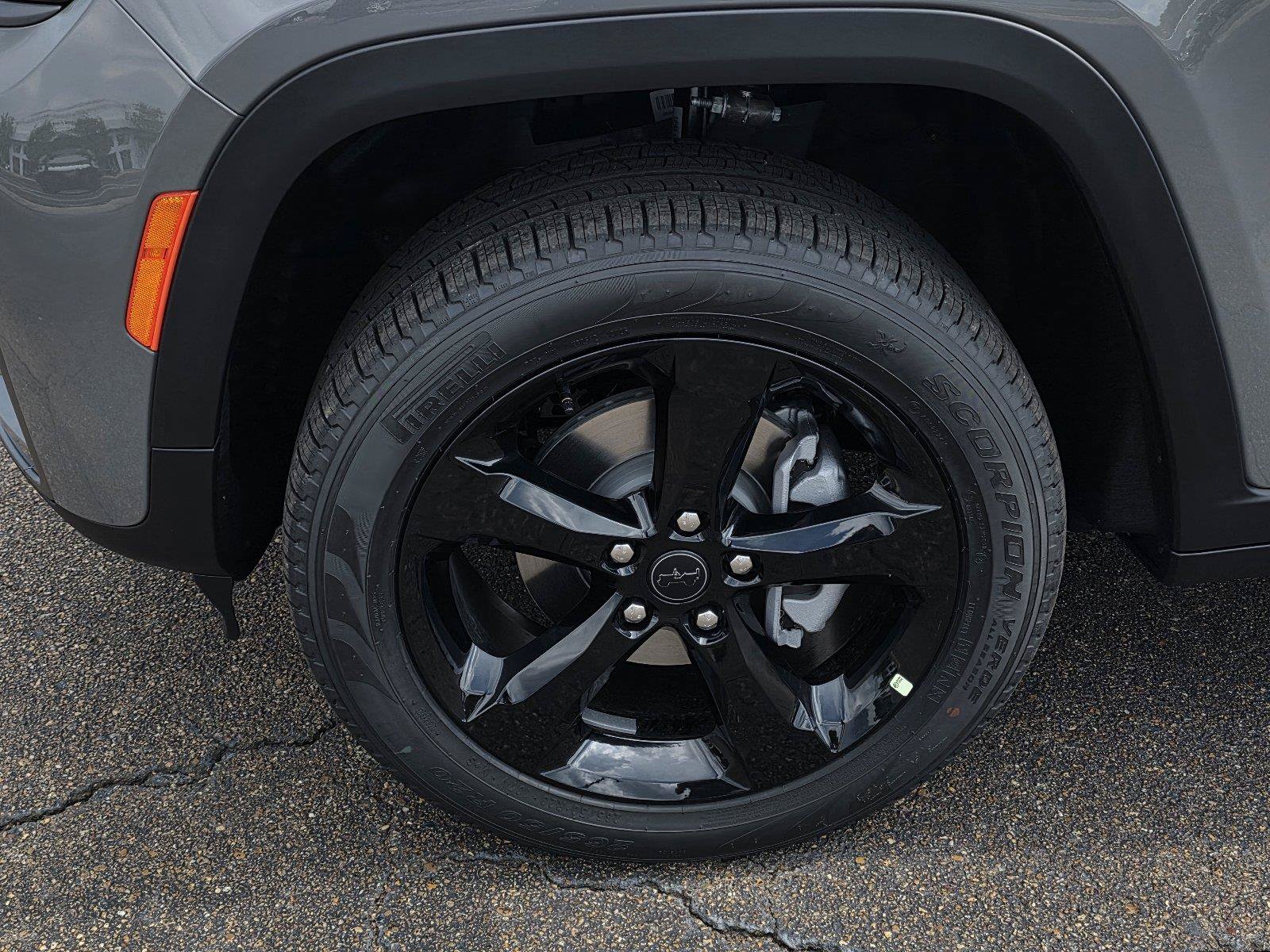 New 2027 Jeep Grand Cherokee Limited w/ Trailer Tow Package AWD/4WD image 30