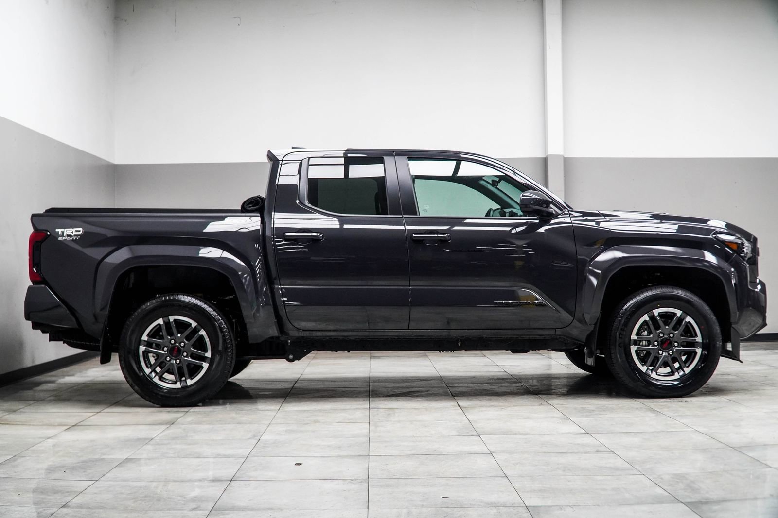 Used 2025 Toyota Tacoma TRD Sport AWD/4WD image 6