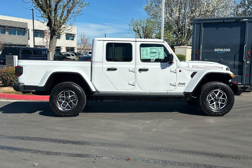 New 2026 Jeep Gladiator Rubicon w/ Safety Group AWD/4WD image 3