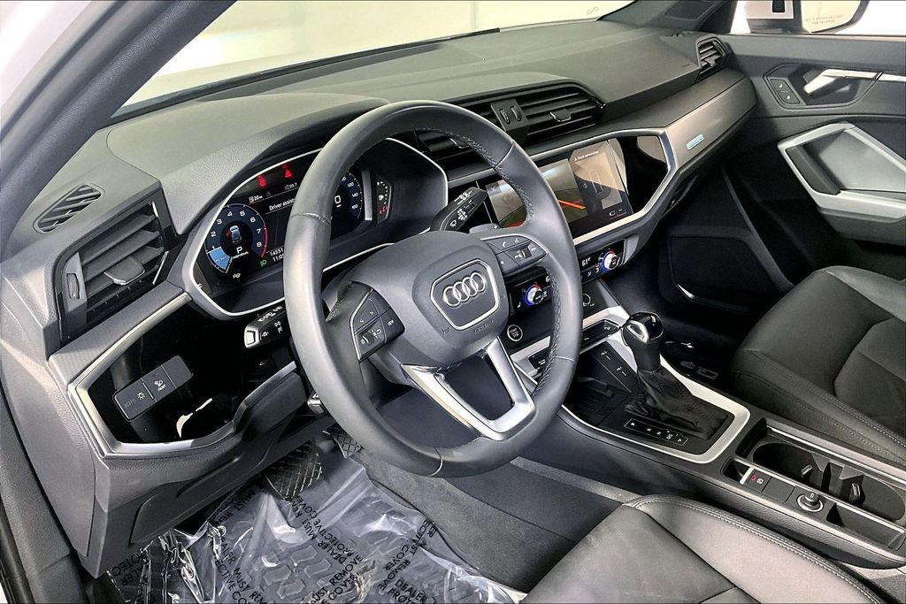 Used 2024 Audi Q3 2.0T Premium Plus w/ Premium Plus Package AWD/4WD image 13