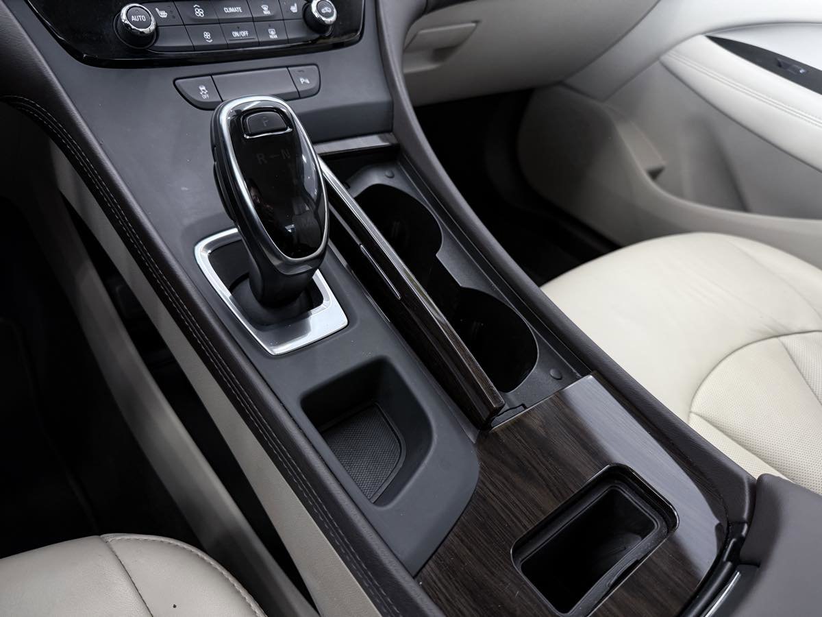 Used 2017 Buick LaCrosse Essence image 50