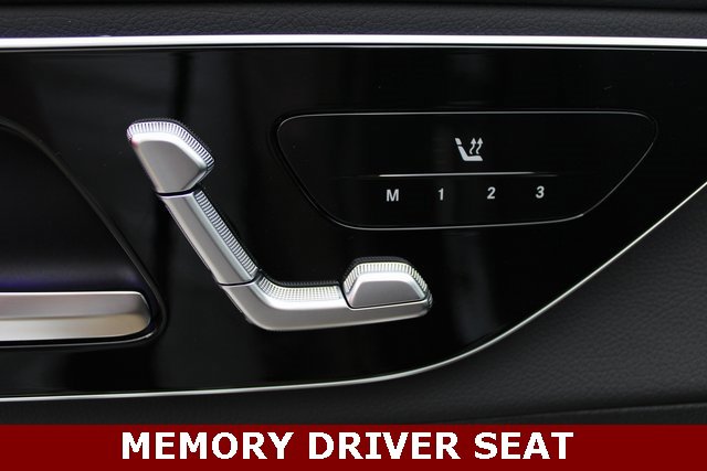 New 2025 Mercedes-Benz GLC 300 4MATIC image 13