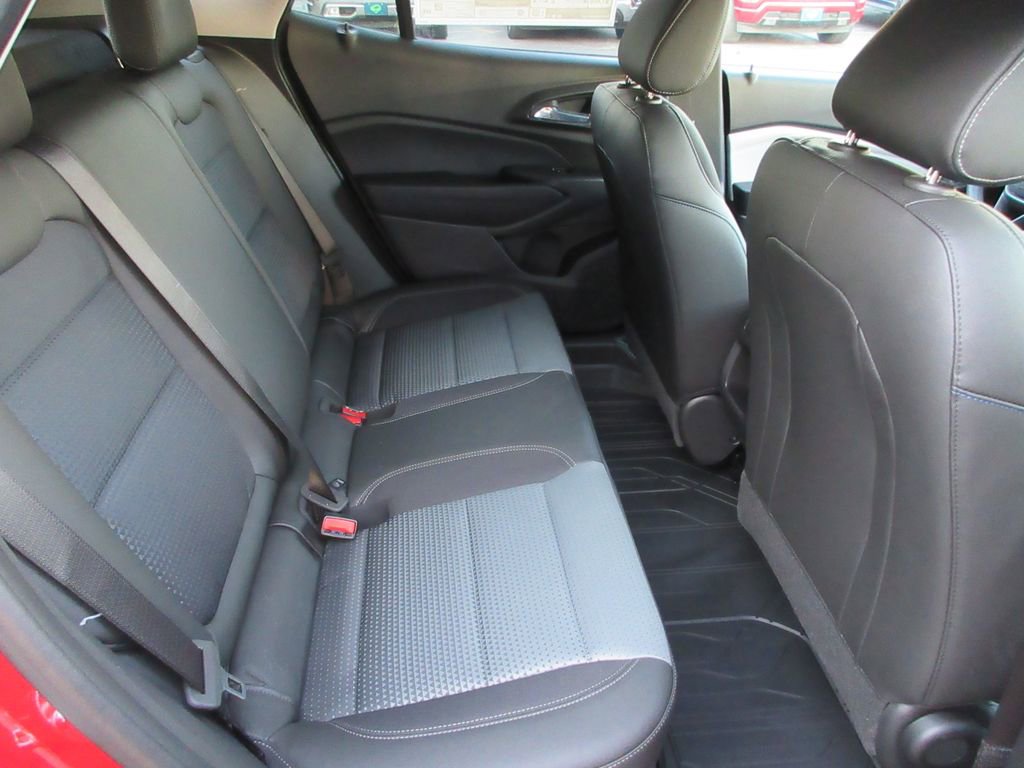 New 2026 Chevrolet Trax LT w/ LPO, Blackout Package image 17