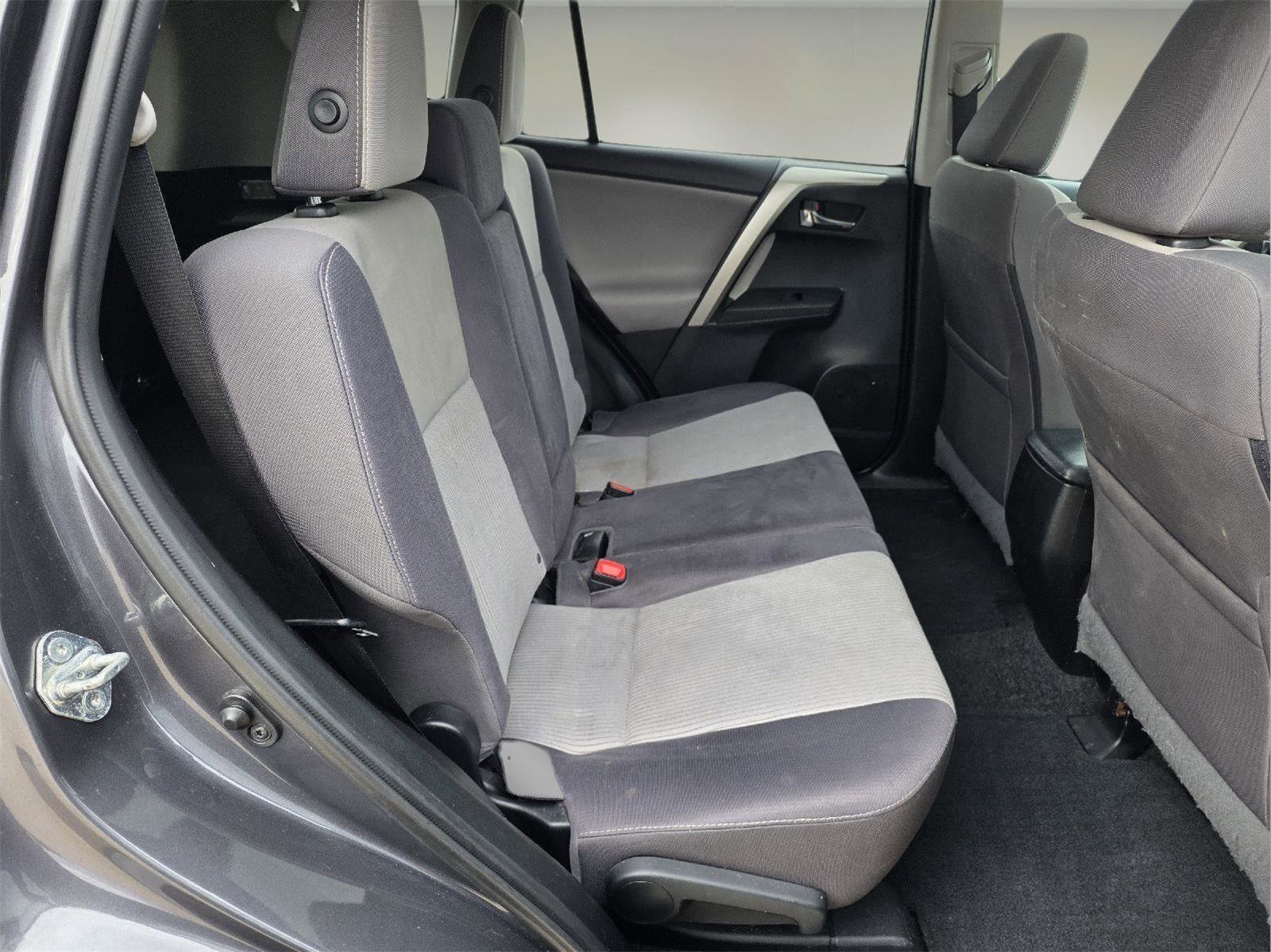 Used 2014 Toyota RAV4 XLE image 18