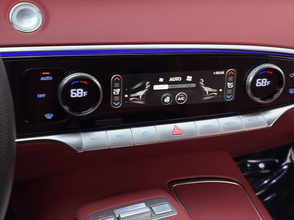 Used 2025 Genesis GV70 3.5T Sport w/ Sport Advanced Package image 18