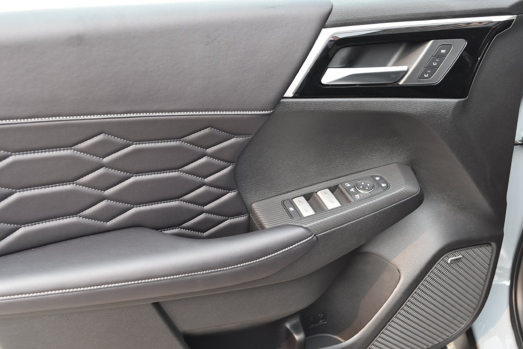 New 2026 Mitsubishi Outlander SEL AWD/4WD image 8