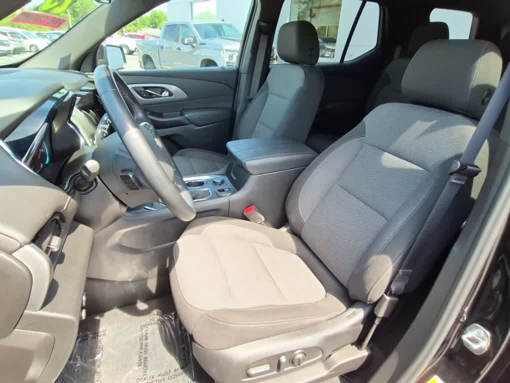 Used 2023 Chevrolet Traverse LT FWD image 12