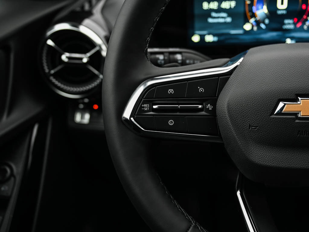 New 2026 Chevrolet Equinox LT w/ LPO, Floor Liner Package image 19