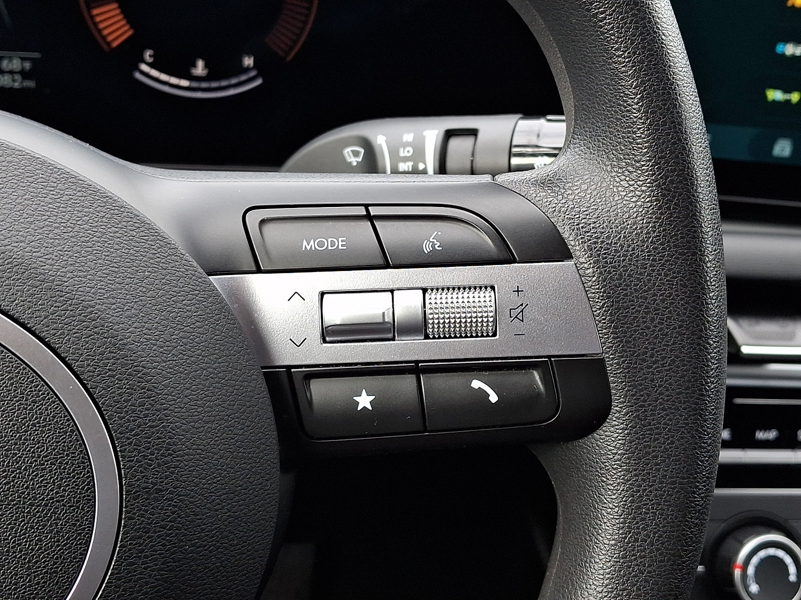 Used 2025 Hyundai Santa Cruz SE AWD/4WD image 22