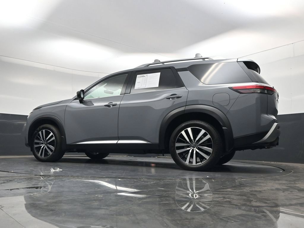 Certified 2025 Nissan Pathfinder Platinum w/ Cargo Package AWD/4WD image 39