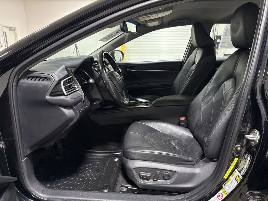 Used 2018 Toyota Camry XLE FWD image 19