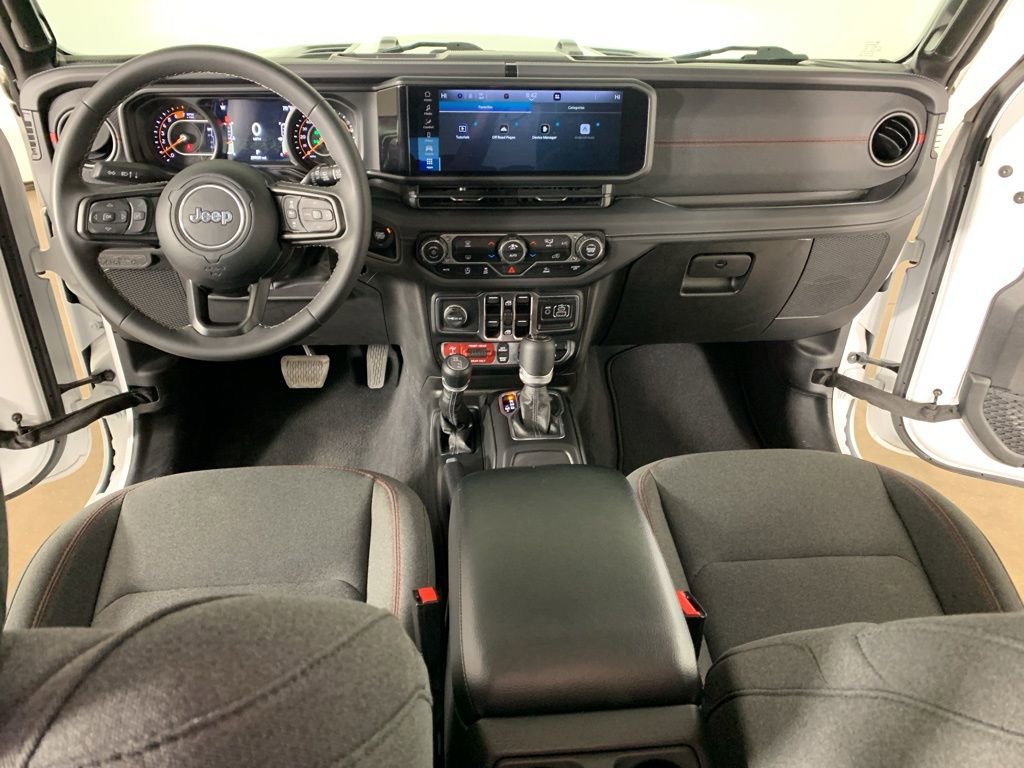 Used 2025 Jeep Wrangler Unlimited Rubicon image 33