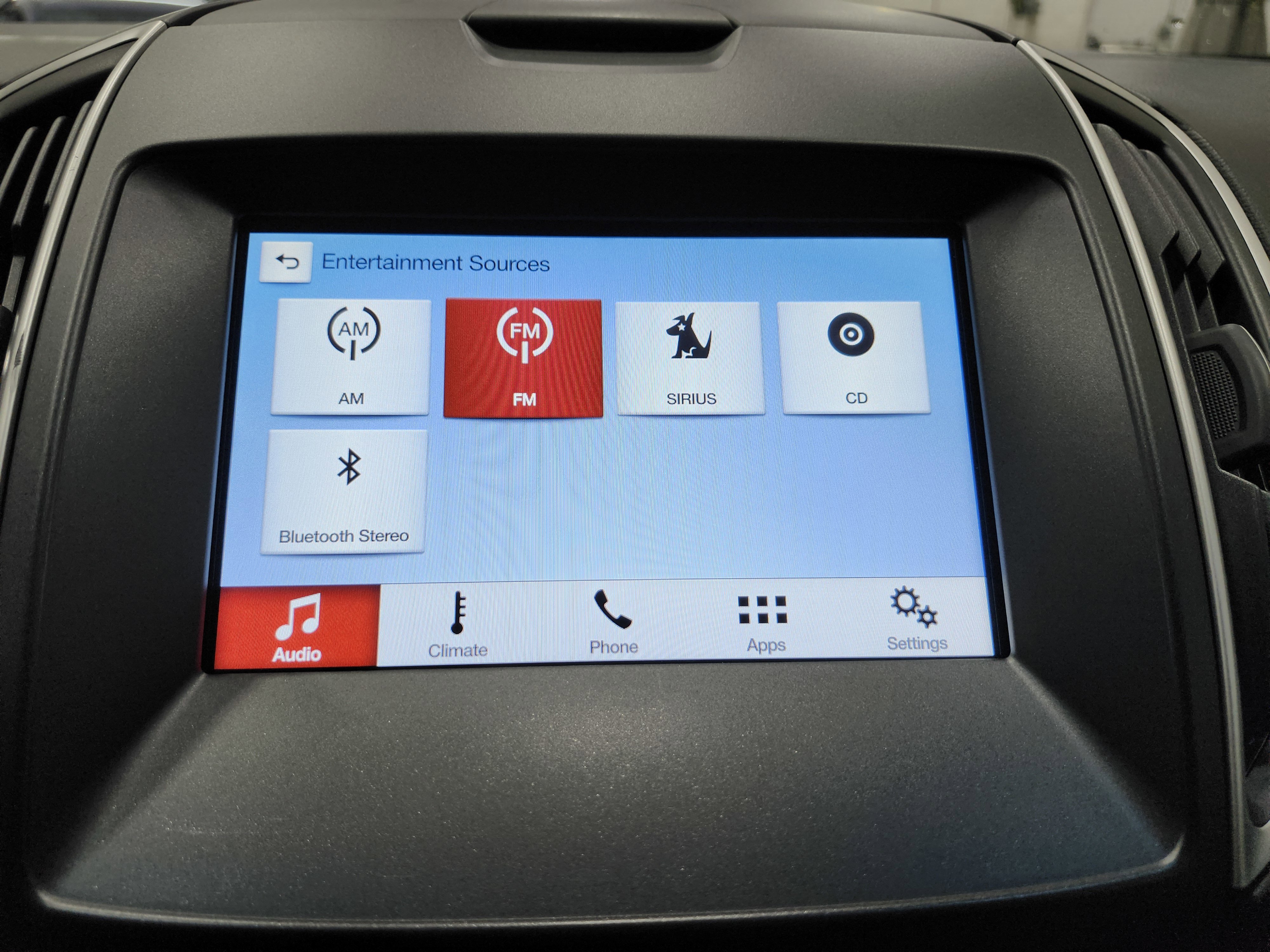 Used 2017 Ford Edge SEL w/ Equipment Group 201A image 4