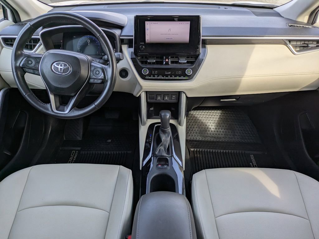 Used 2024 Toyota Corolla Cross XLE image 29