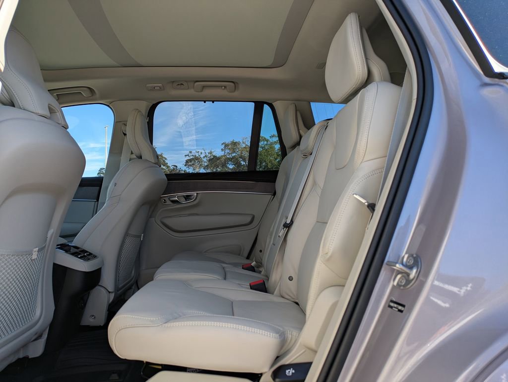 New 2026 Volvo XC90 B6 Ultra w/ Protection Package Premier AWD/4WD image 16