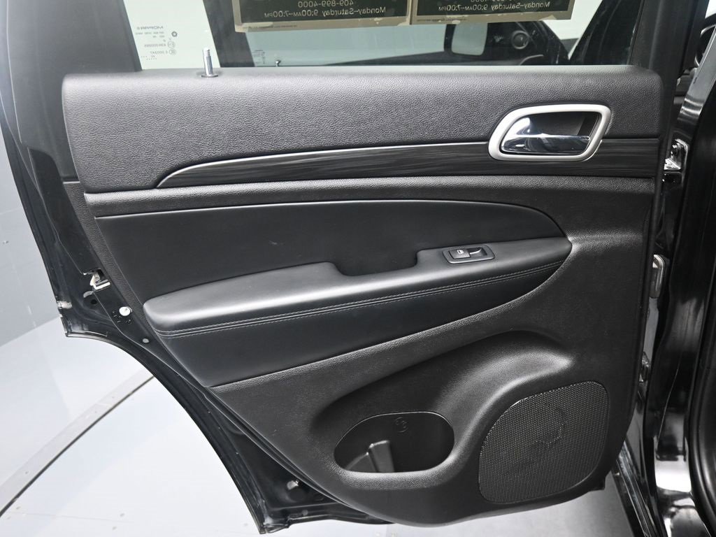 Used 2021 Jeep Grand Cherokee Laredo X image 8