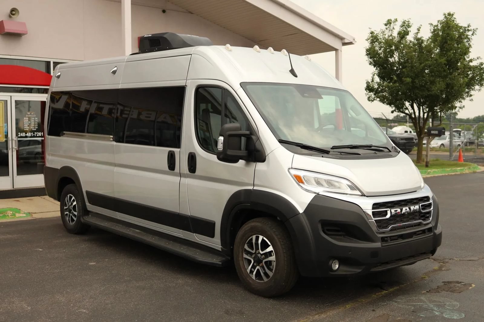 Used 2024 RAM ProMaster 3500 w/ Leather Interior Group FWD image 3