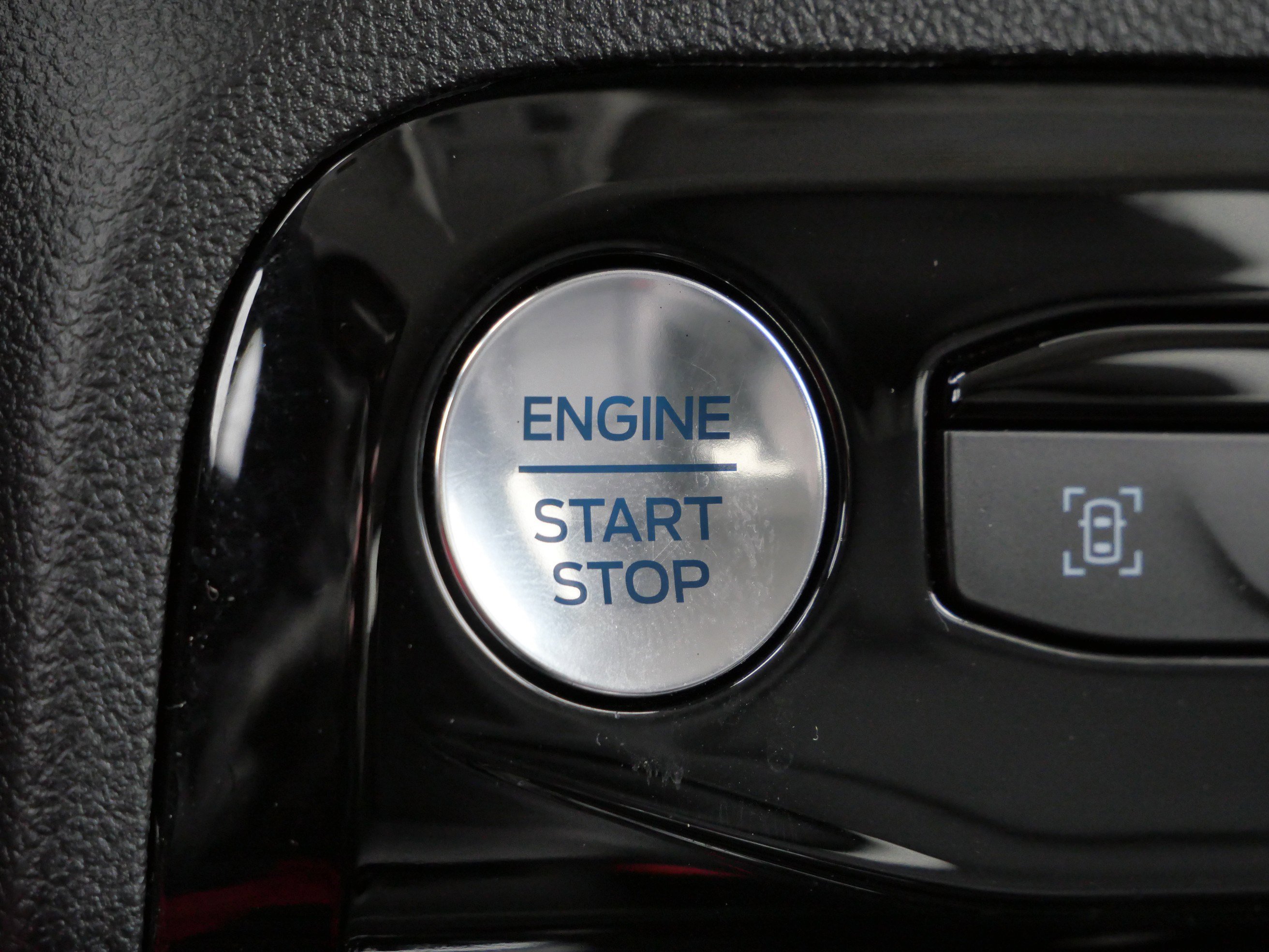 Used 2023 Ford Escape Platinum image 29