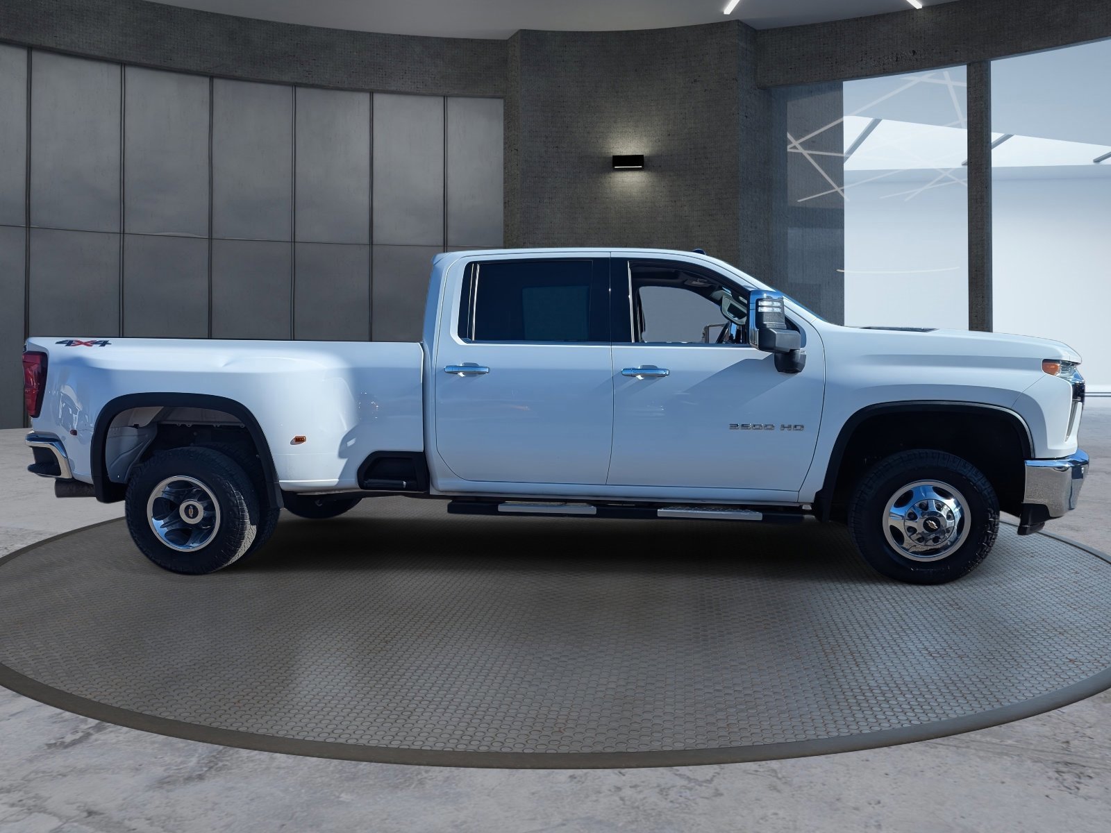 Used 2022 Chevrolet Silverado 3500 LTZ w/ LTZ Plus Package image 7