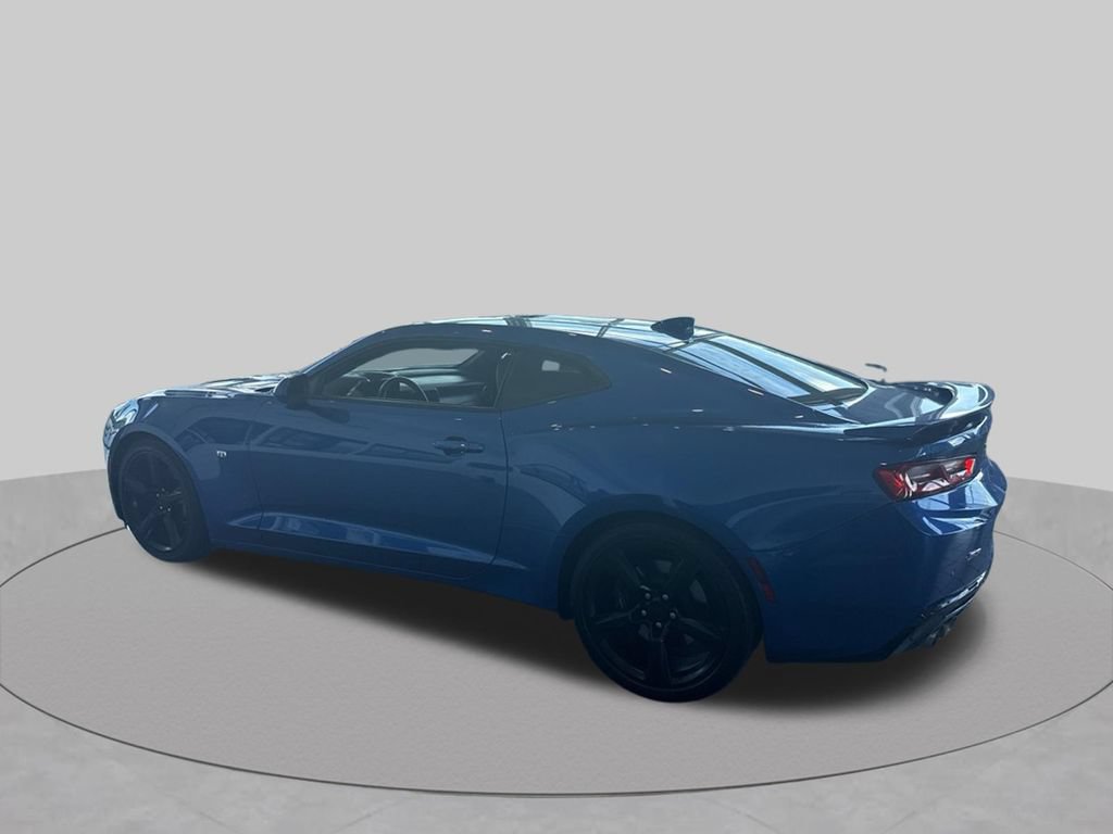 Used 2017 Chevrolet Camaro SS RWD image 5