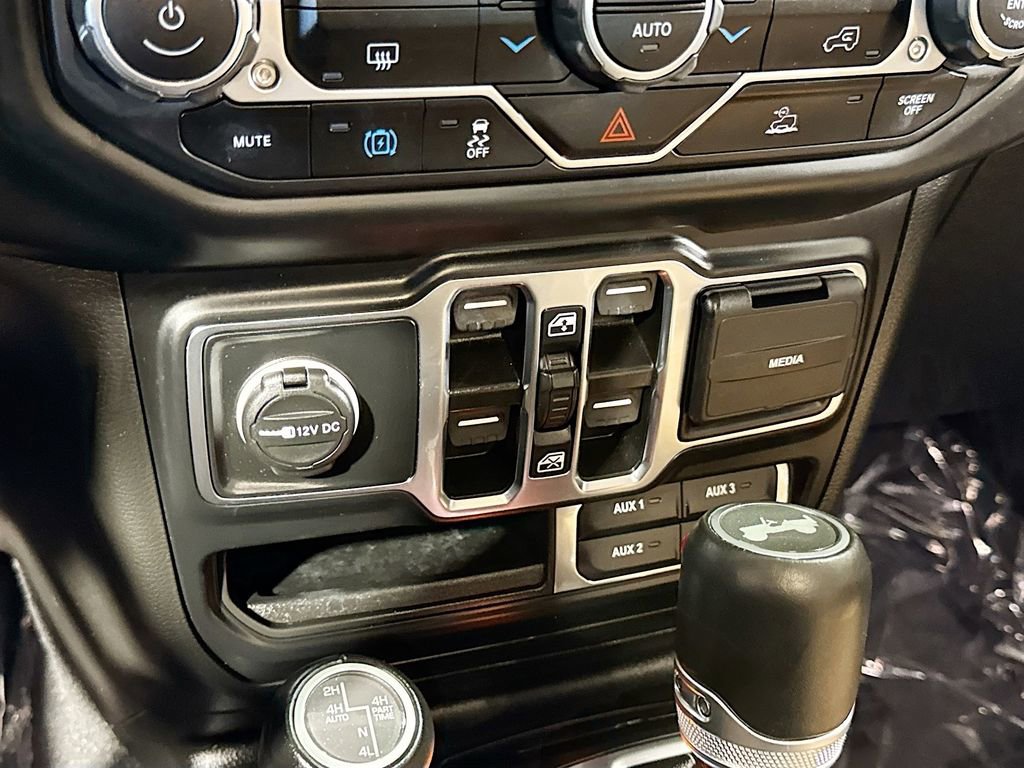 Used 2023 Jeep Wrangler Unlimited Sahara image 19