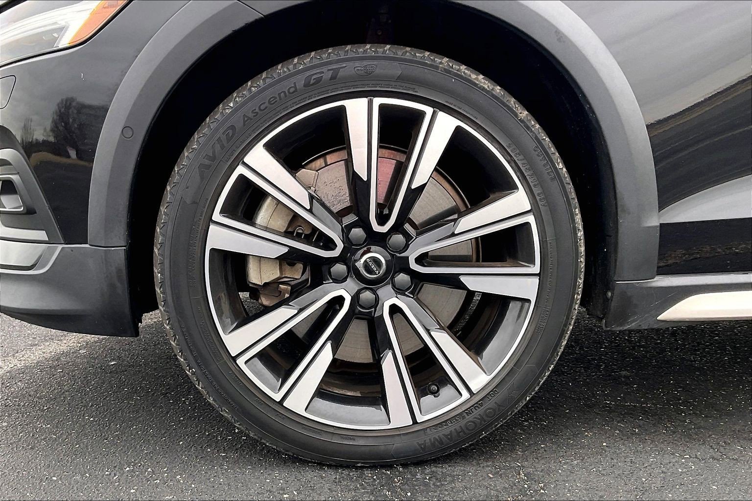 Used 2020 Volvo V60 T5 Cross Country w/ Protection Package Premier image 9