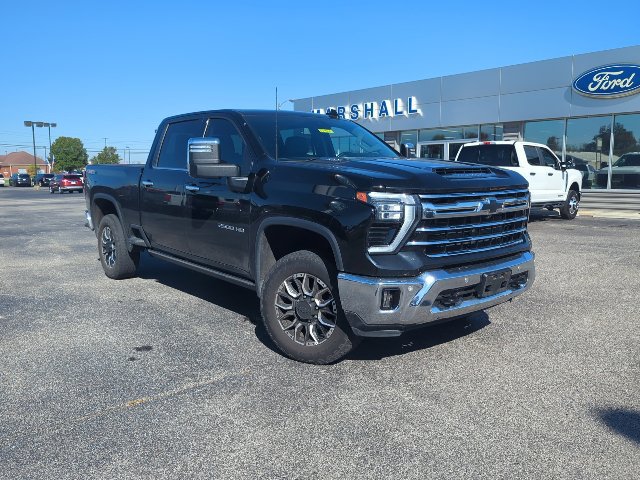 Used 2024 Chevrolet Silverado 2500 LTZ w/ LTZ Convenience Package AWD/4WD image 3