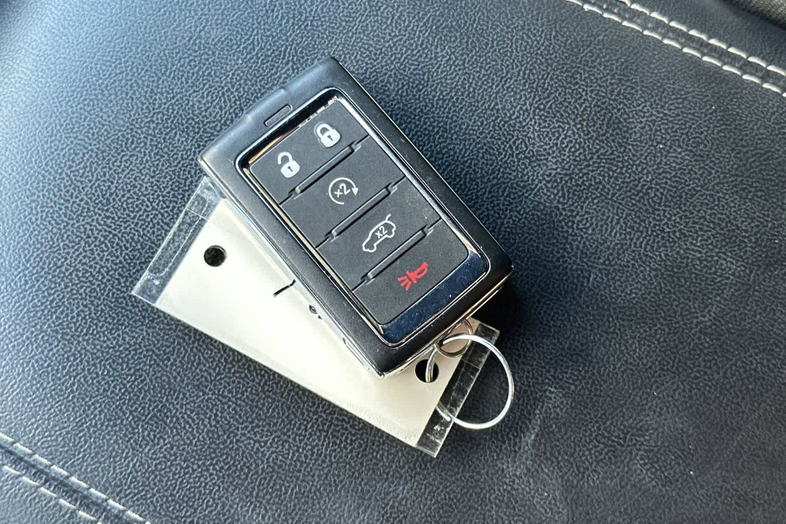 Used 2024 Jeep Grand Cherokee L Laredo RWD image 29