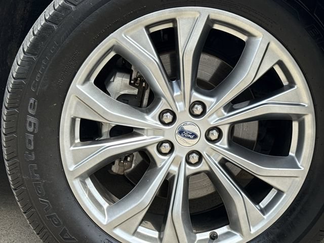 Used 2022 Ford Explorer Limited w/ Equipment Group 301A RWD image 9