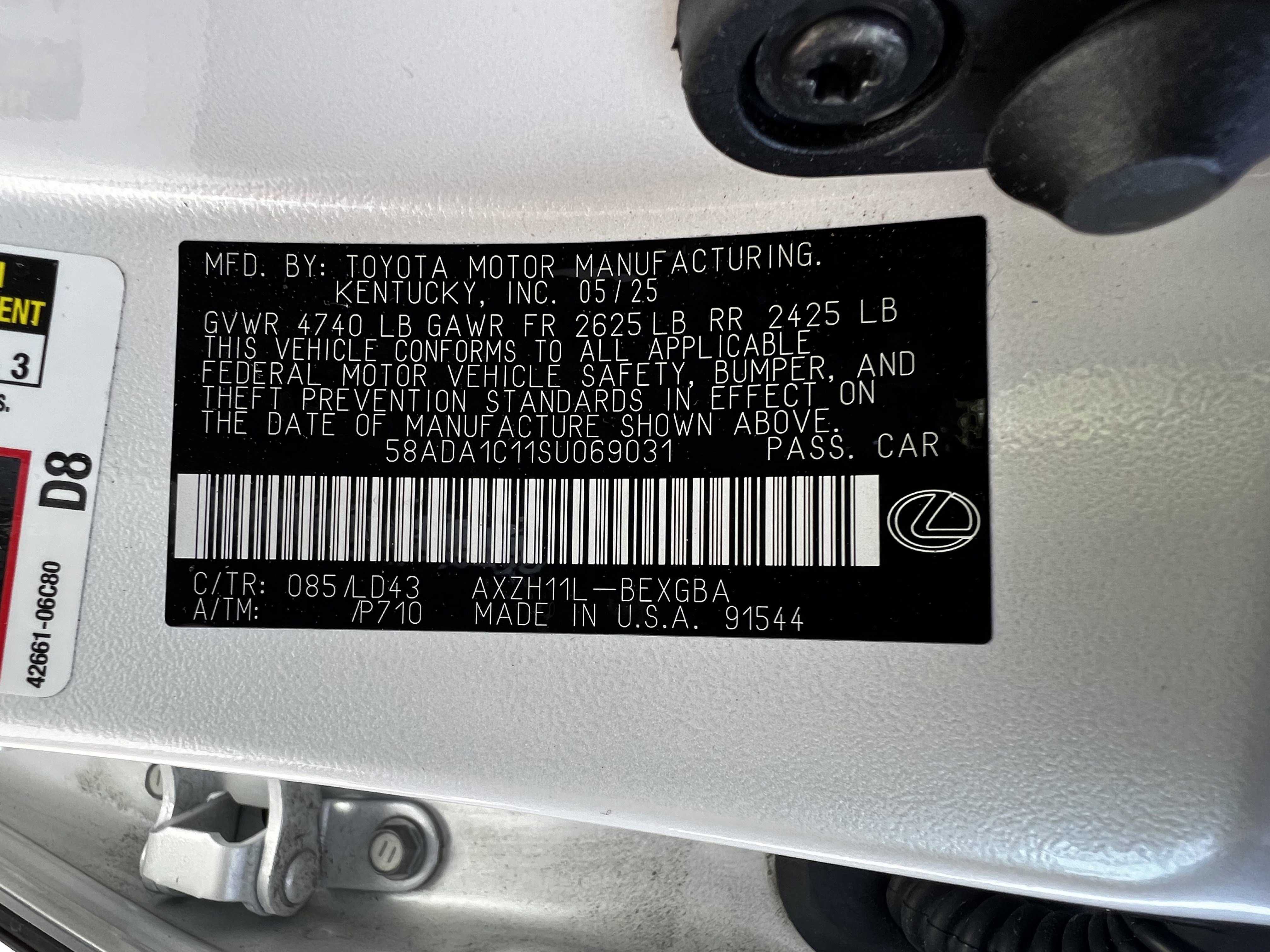Certified 2025 Lexus ES 300h w/ Premium Package image 50