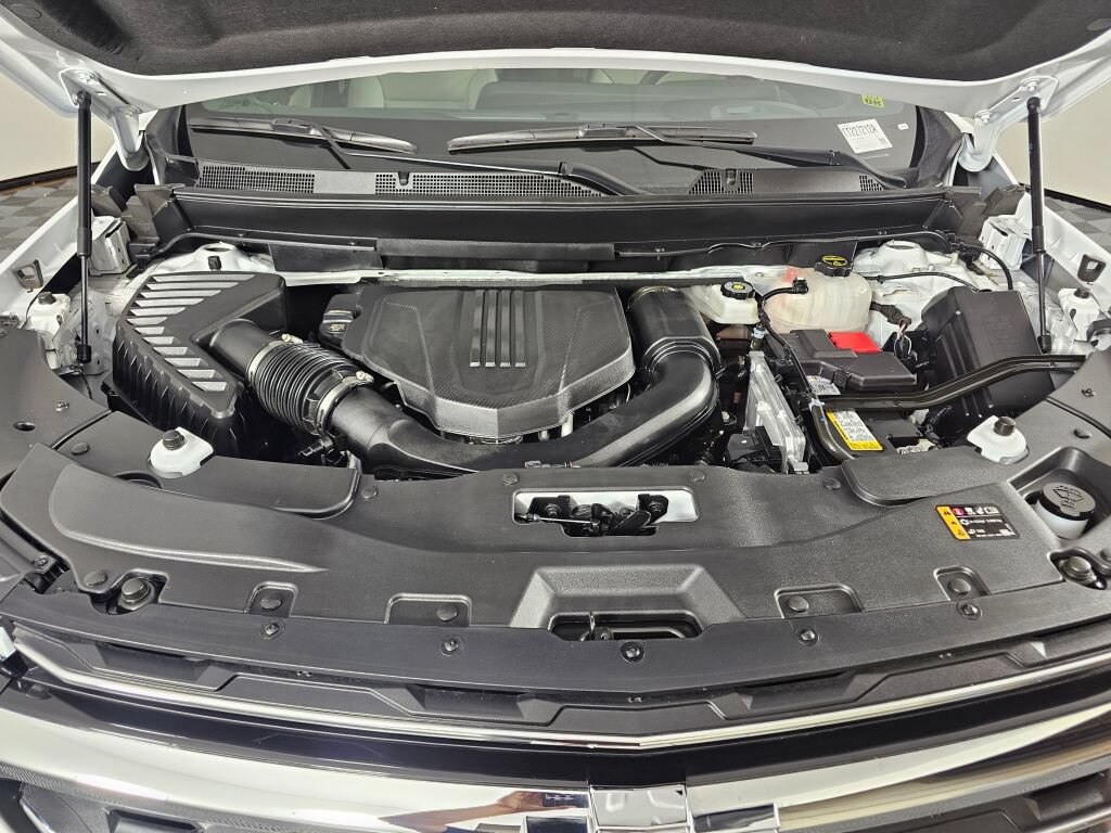 Used 2025 Chevrolet Traverse LT w/ Driver Confidence Package FWD image 11