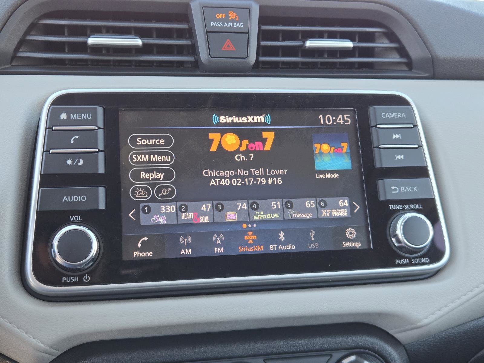 Used 2022 Nissan Versa SV FWD image 10