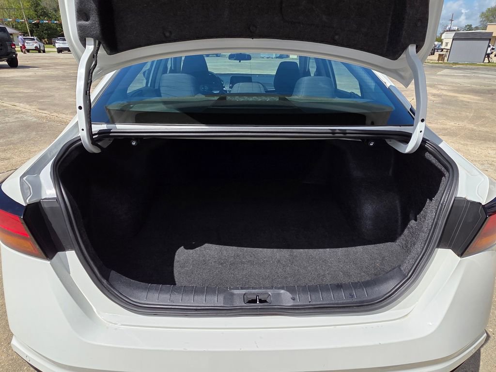 Used 2025 Nissan Altima 2.5 SV image 6