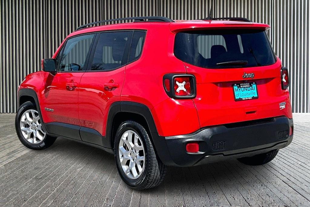 Used 2018 Jeep Renegade Latitude image 3