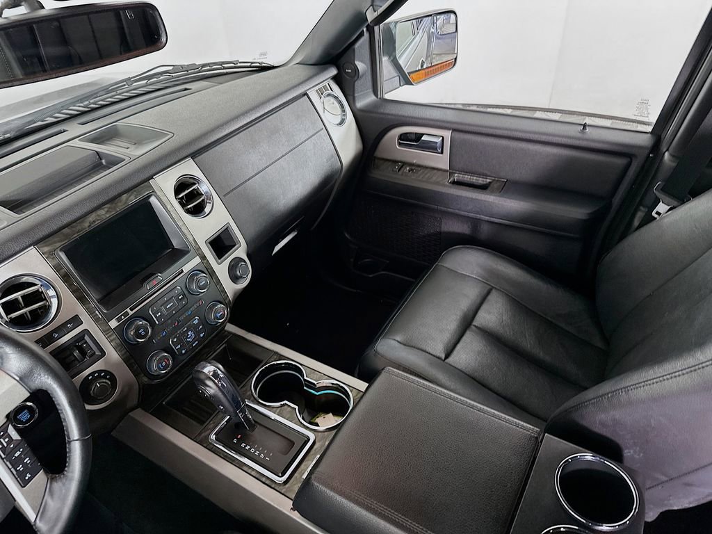 Used 2017 Ford Expedition Limited image 31