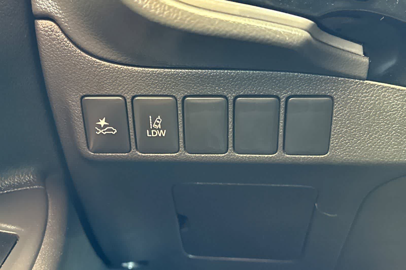 Used 2020 Mitsubishi Outlander SE AWD/4WD image 32