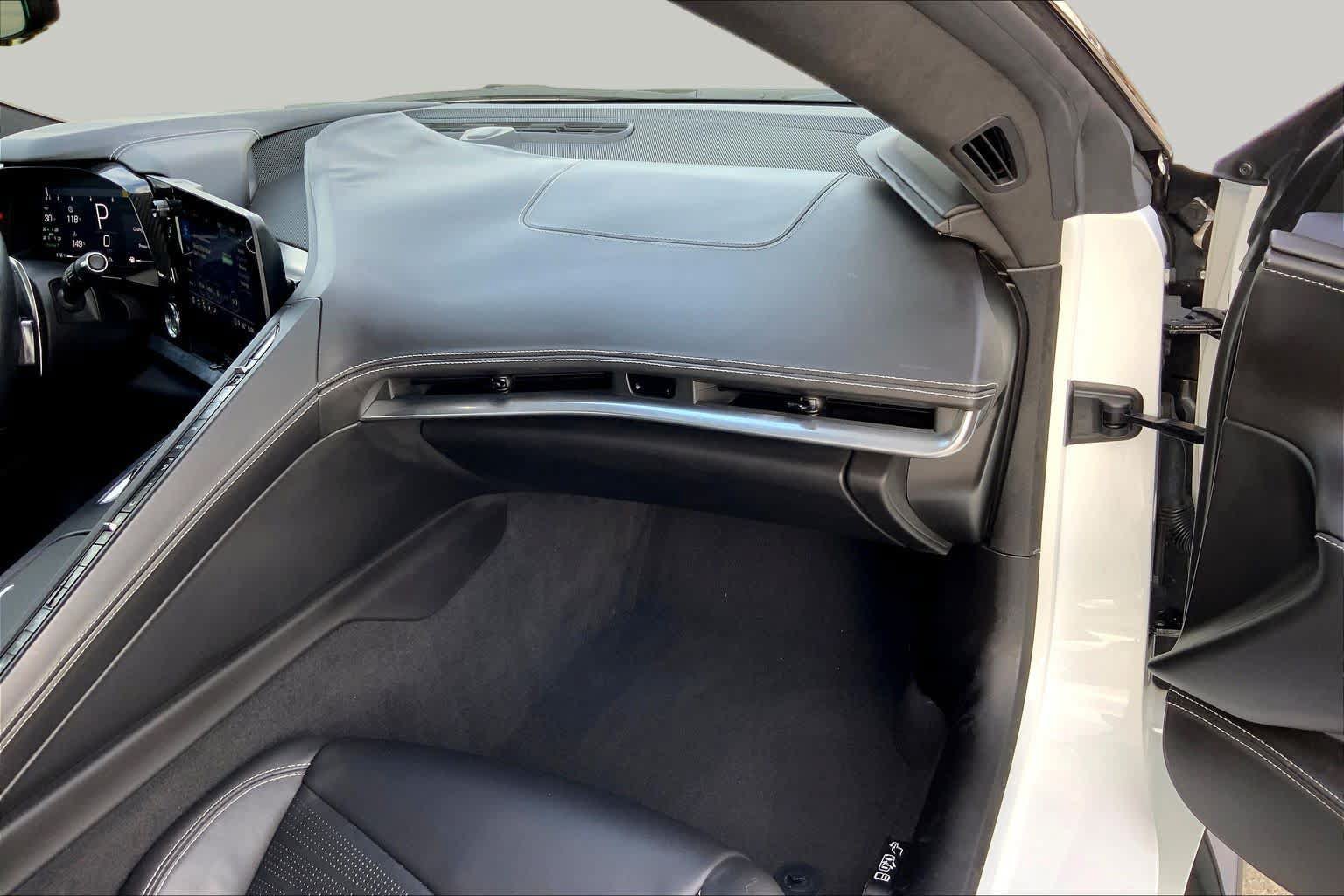 Used 2021 Chevrolet Corvette Stingray Premium Cpe w/ Z51 Performance Package RWD image 15