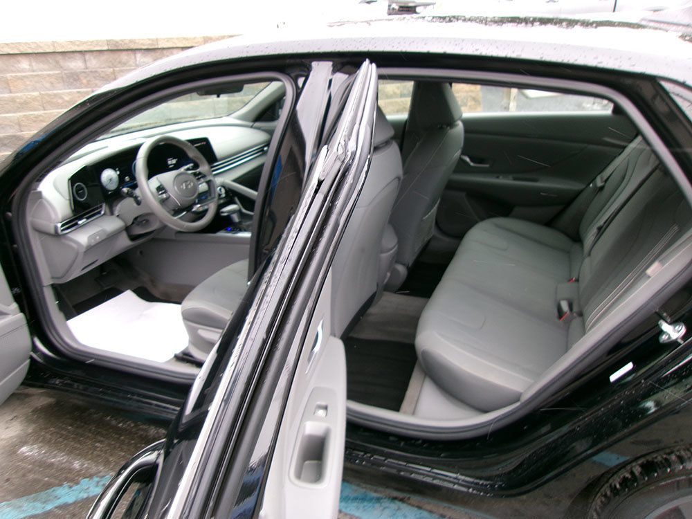 Used 2024 Hyundai Elantra SEL w/ Convenience Package FWD image 13