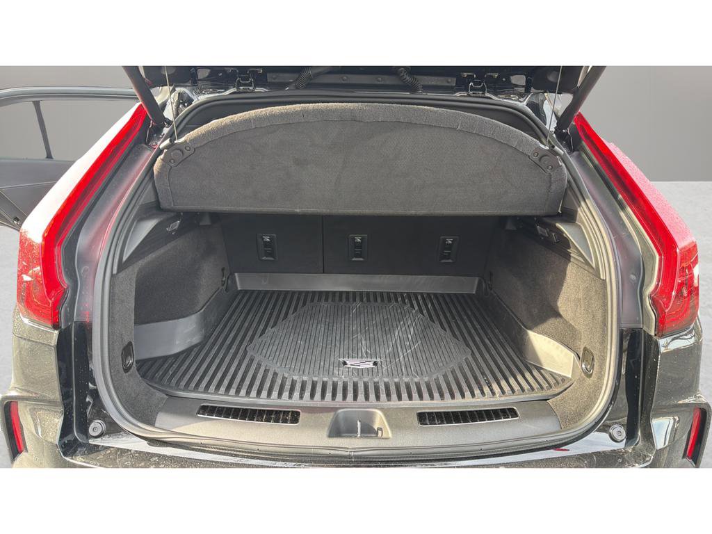 Certified 2025 Cadillac XT4 Premium Luxury w/ Cold Weather Package image 17