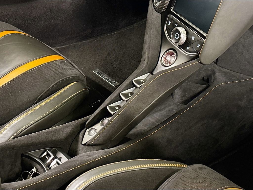 Used 2022 McLaren 720S Spider image 15