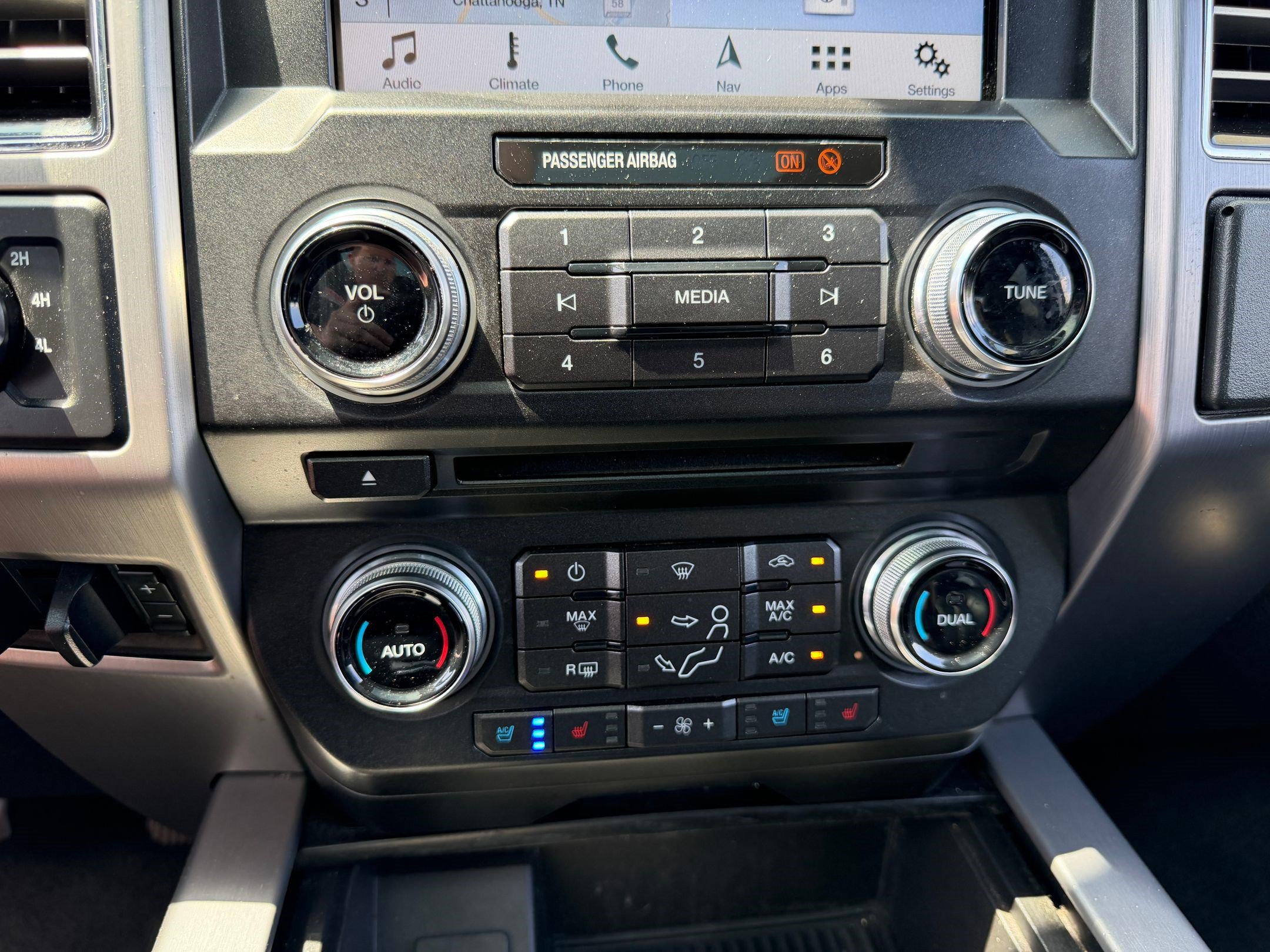 Used 2018 Ford F250 Platinum w/ Platinum Ultimate Package AWD/4WD image 15