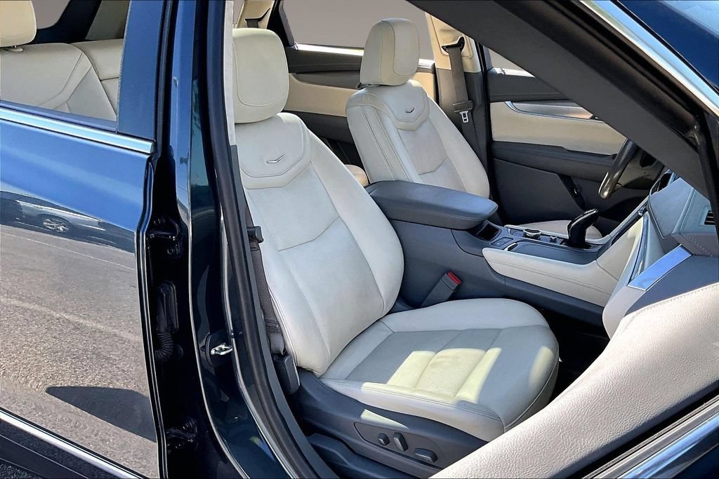 Used 2021 Cadillac XT5 Premium Luxury FWD image 7