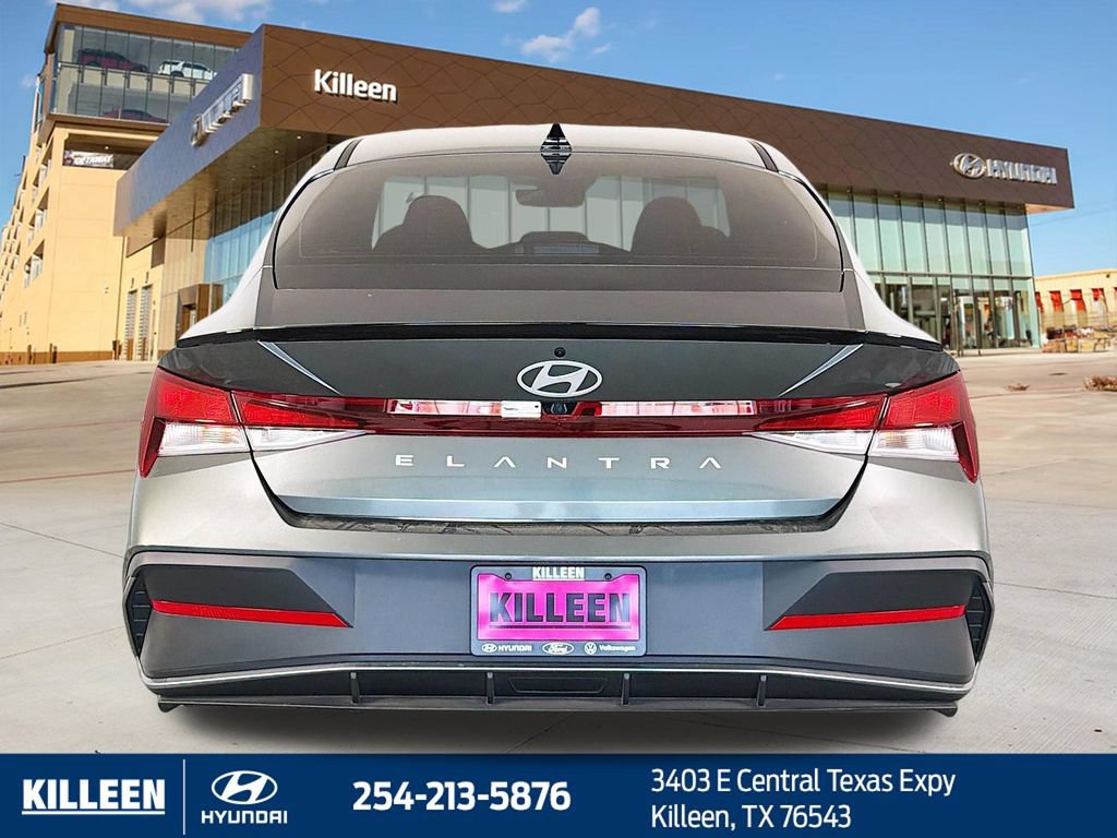 Used 2025 Hyundai Elantra Sport FWD image 8