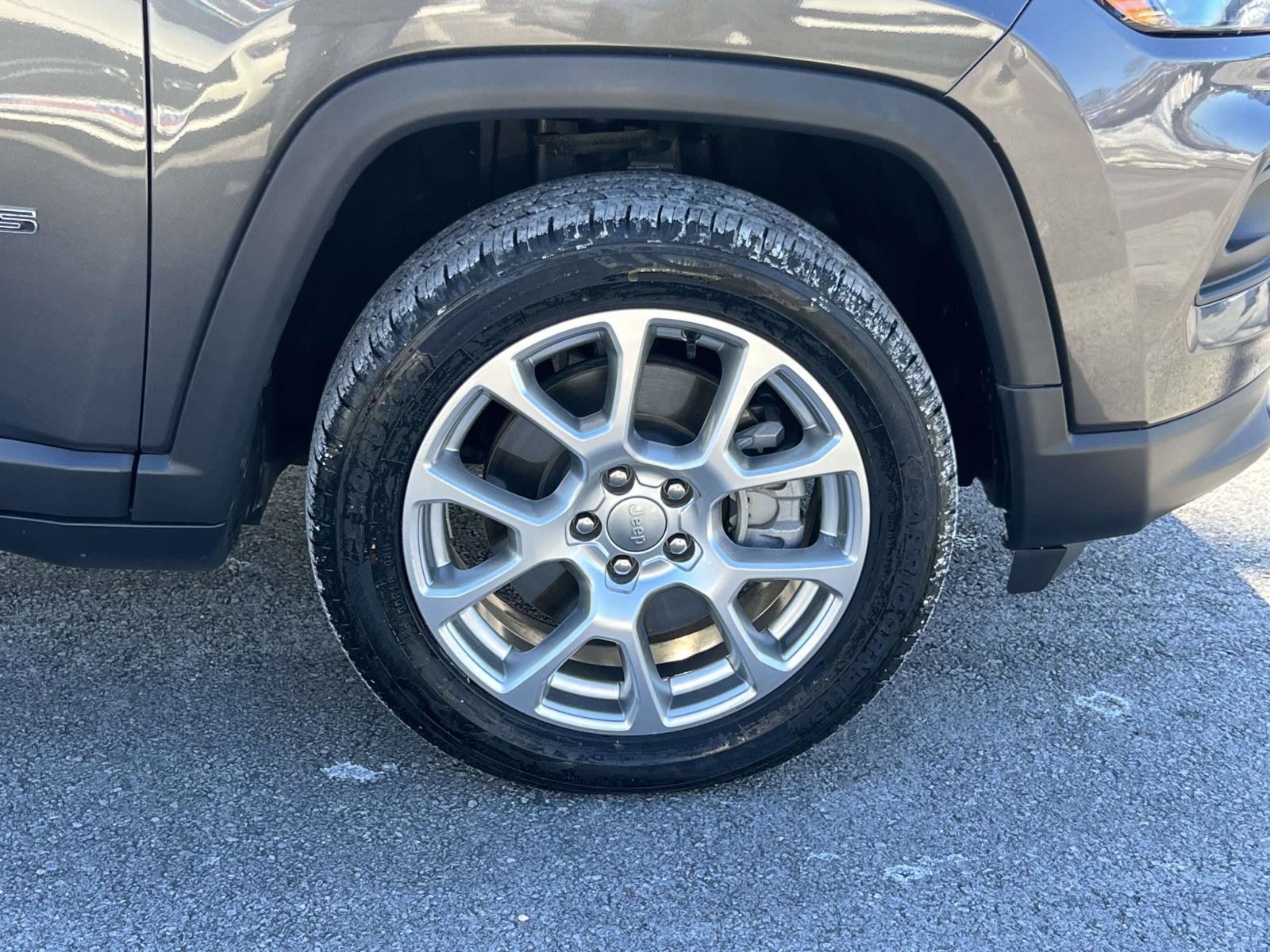 Used 2023 Jeep Compass Latitude image 6