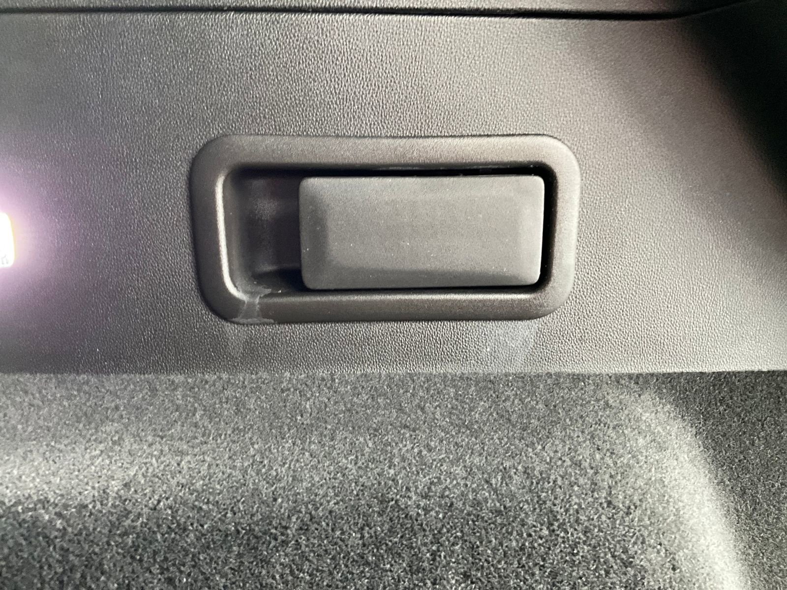 Used 2022 Cadillac XT5 Premium Luxury w/ LPO, Floor Liner Package image 31