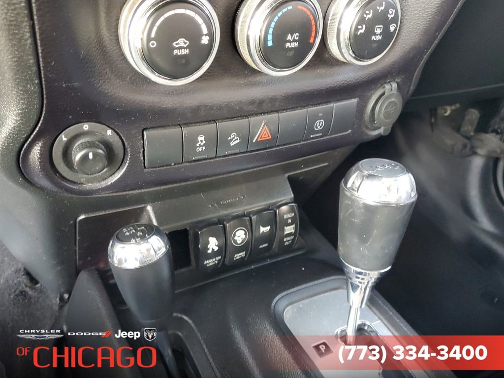 Used 2015 Jeep Wrangler Sahara w/ Connectivity Group AWD/4WD image 29